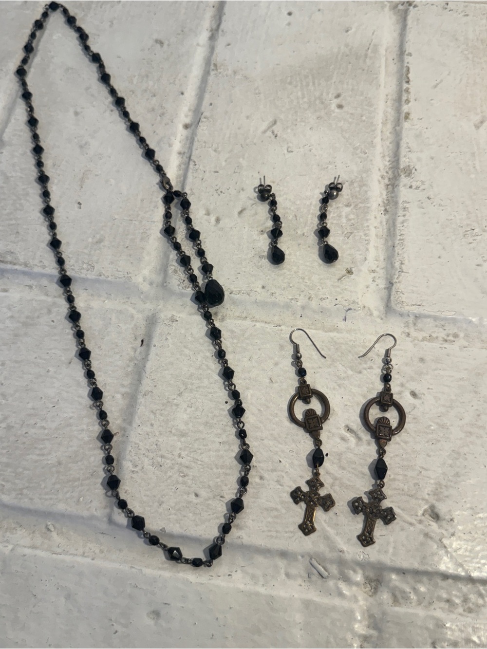 Vtg Gothic Whimsigoth Black Beaded Rosary Necklace & Ornate Cross Earrings Lot